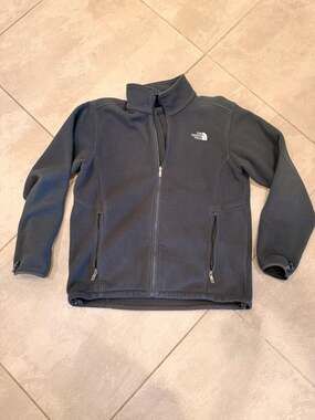The North Face Men’s Polartec Full-Zip Fleece Jacket in Black